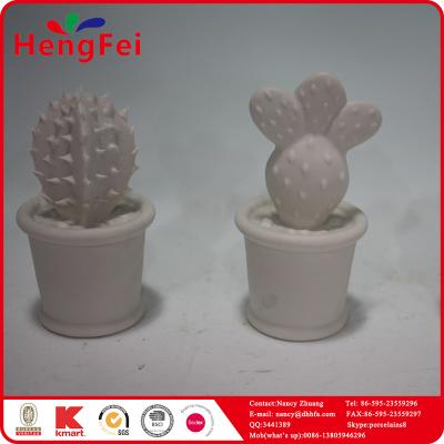 China Handmade Matt White Ceramic Home Decoration Ceramic Cactus for sale