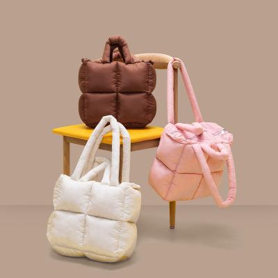 China Latest Fashion Cute Puffy Luxury Down Cotton Handbags Tote Designer Women Shoulder Bags Large Capacity Stripper Bag for sale