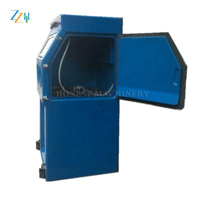 China Hotels Best Quality Low Price Mini Sandblasting Machine / Sandblast Glass Machinery for sale