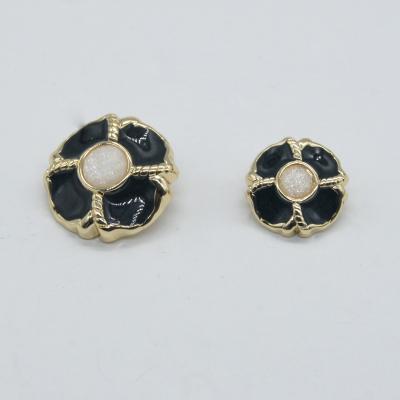 China Washable Flower Shape Buttons Garment Accessories Zinc Material for sale