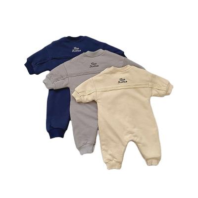 China Cozy Baby Clothes Cotton Baby Rompers Wholesale Autumn Pajamas Soft Baby Long Sleeve Jumpsuit And Eco-friendly Jumpsuit for sale