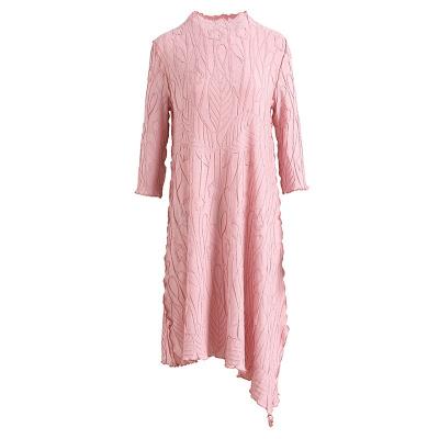 China 2023 New Summer Fashion Anti-Static Aesthetic Pleated Dress Casual Women Style Stretch Half Sleeve Embroidered Women's Dress for sale