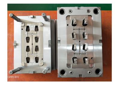 China Estándar frío del molde del DME del corredor del molde multi de la cavidad de la inyección del clip del ABS del OEM en venta