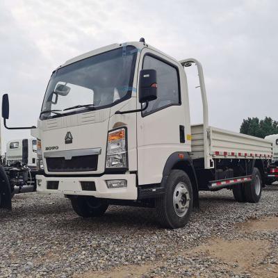 China SINOTRUK HOWO 6 wheeler 4-6 tons light duty van cargo truck < 4L for sale