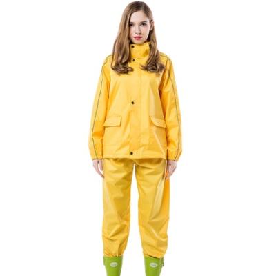 China Bachelor's Rainwear Customized Mens Womens 210T Polyester Rainsuit With Reflective Markings Yellow Rain Suit for sale