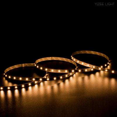 Chine 2835 DC24V Flexible LED Strip 60LEDs/M Customize Color Temperature à vendre