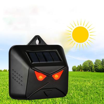 China Post Modern 4 Pack Animal Repellent Solar Powered Predator Repeller With Ultrasonic Motion Sensor Light Effectively Scares Outdoor Weathe for sale