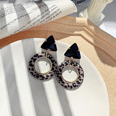 China Trendy Trendy Fashion Leopard Designer Geometric Stud Earrings for sale