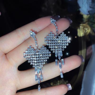 China The 2021 Fashion Trendy heart crystal earrings The earrings are design like a chandelier for sale