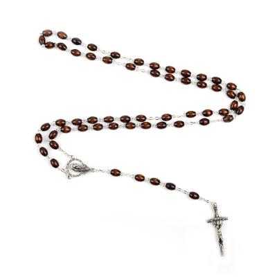 China Fashion Religious Wholesale Handmade Wooden Beads Catholic Rosary Necklace With Cross Pendant for sale