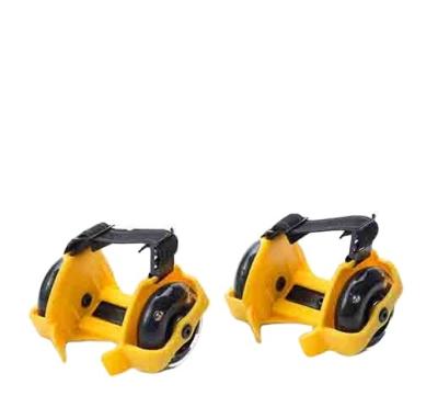 China Cheap Adult PP Child Kids Use Led Flashing Lights Roll Roller Skates for sale