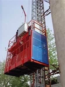 China Elevador único/do gêmeo gaiola 1T 2T da construção da grua, máquina de levantamento de construção SC100/100 à venda