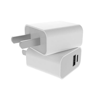 China Phone Pad USB-A USB-C GaN Charger 30W Charger PD Fast Charger for sale