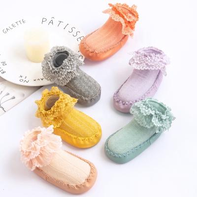 China Antibacterial Newborn Infant Cotton Baby Anti Slip Non Slip Floor Socks With Lace for sale