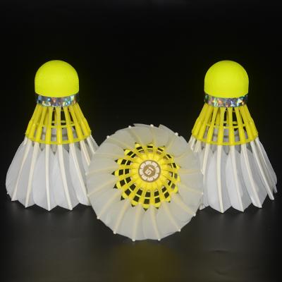 China Training And Recreation Fashion Colorful Yellow Shuttlecocks High Grade Goose Feather Badminton Shuttlecock D51 Dmantis Natural Brand for sale