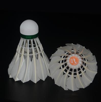 China Hot Seller Classic Cork With Anyball 222 Natural Cheap Shuttlecock Feather Training And Recreation Compound Badminton for sale