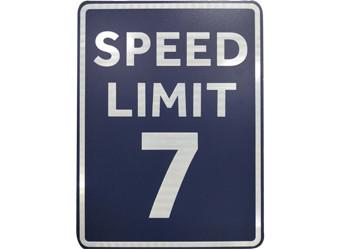 China Durable Reflective SPEED LIMIT Aluminum Number Signs With 7MPH To Control Speed for sale