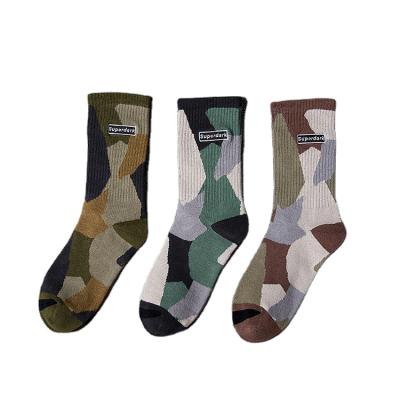 China New Fashion Mens QUICK DRY Sok Funny Embroidery Cotton Sok Unisex Winter Sock Comfortable Men's Sports Socks Camouflage Socks for sale