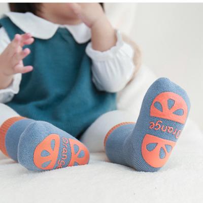 China 100% warm thick cotton winter children's socks sell 1-13 wholesale anti slip children cartoon socks for sale