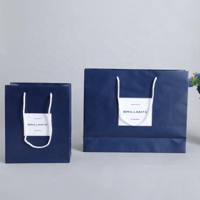 China Low MOQ Disposable High Quality Custom Paper Gift Plain Gift Bag Takewaye Logo Printing With Handle for sale