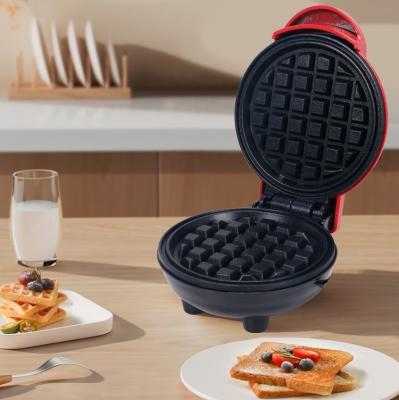 China Outdoor Home Appliance Mini Non-Stick Egg Waffle Maker Interchangeable Fresh Touch for sale