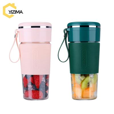 China Portable Electric Rechargeable Smoothie Fruit USB Car Blender Mixing Juicer for sale