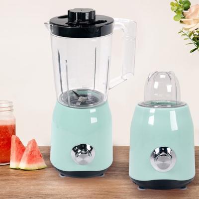 China Factory Direct Sale Mini Smoothie Electric Blender Fruit Crushing Portable Blender for sale