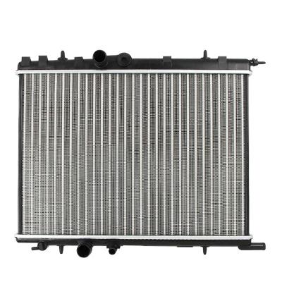 China Aluminum Core Plastic Tanks High Performance Universal Auto Radiator Steel Car Aluminum Radiator for e90 for sale