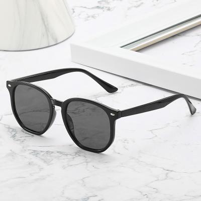 China Simple Comfortable Shape Oculs De Sol Sunglasses With Rivets Polygon Metal Hinge Rectangle PC Women Unisex Classic for sale