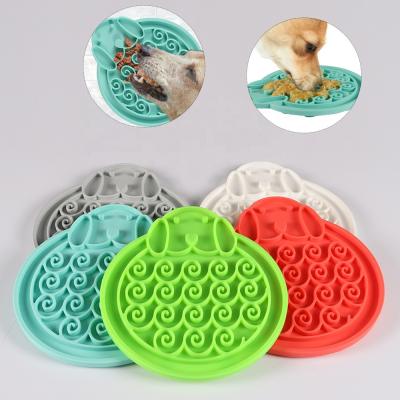 China Custom Viable Protective Logo Silicone Dog Paws Lick Pet Bathing Mat Strong Suction Slow Pet Rolls Drivers for sale