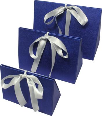 China Simple folding apparel  Customized Gift Boxes with show window and silk ribbon for sale