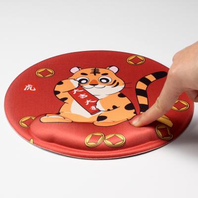 China With Wrist Rest Round And Cute Gel Tiger Wrist Protector Comfortable Mouse Pad for sale