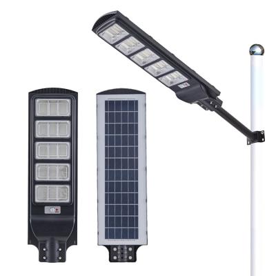 China Energy Saving Super Bright Area Lighting Led All In One Solar Street Light With Motion Sensor Remote Control for sale