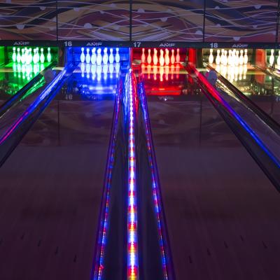 China Equipamento de bowling bordado Máquina de fixação de cordas com pista e pára-choques sintéticos à venda