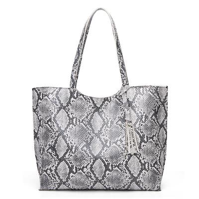 China Water Proof New Arrival Snake Print Large Capacity Fashionable Women's Tote Pu Leather Bags for sale