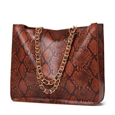 China New Fashion Water Proof Snake Printing Women's Shoulder Purse Cross - Large Body Tote Ladies Designer Chain Hand Bags for sale