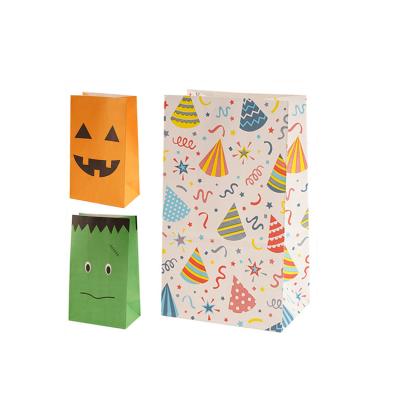 China Recyclable Halloween Party Paper Bag Trick Or Treat Candy Gift Snack Bag Halloween Wrapping Paper Bags for sale