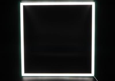 Chine les lumières de cadre de 600*600mm LED, la puissance 36W/42W/48W, peuvent surface enfoncée/suspendre monté à vendre