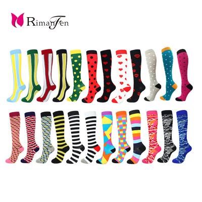 China 2022 Breathable New Style Dropshipping Custom Logo Sports Compression Socks Elastic Sports Stockings Compression Men Woman Socks for sale