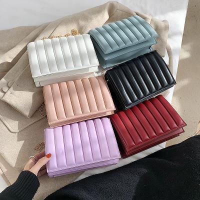 China Fashion Ladies Cross - Body Purse Design New Ruched Solid Color Bag Fashion Women Chain Handbags 2021 for sale