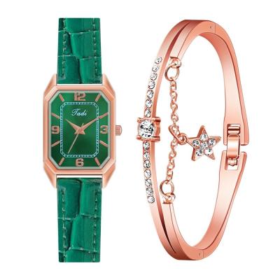 China Luxury Womens Day/Date 9713 Watch Sets With Green Leather Strap Watch Set For Women Quartz Watches Women 2pcs Sets for sale