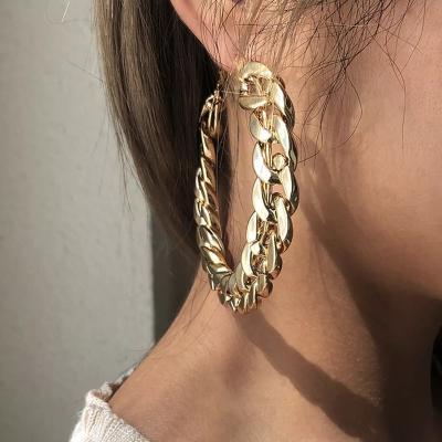 China FASHIONABLE Exaggerated Popular Big Circle Statement Earrings Chain Gold Hoop Earrings Wholesale Circle Earrings for sale