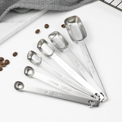 China Metal Kitchen Utensil Stainless Steel Measuring Spoon With Scale Coffee Bean Measuring Spoon Set Silver Calibrating Handle Measuring Spoon for sale