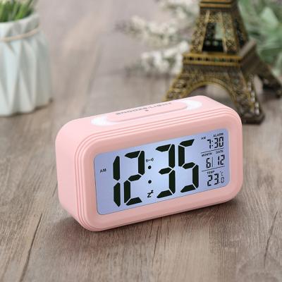 China Dropshipping Class Small Digital Alarm Clock With Backlight To Night LCD Alarm Clock Kids Digital Alarm Clock Table for sale