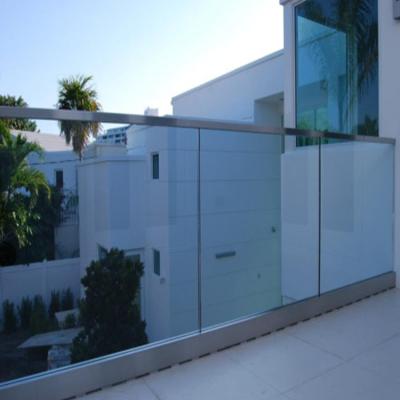 China Durable Tempered Glass Balustrade Outdoor Balcony U Channel Fencing Outdoor Modern Frameless Glass Balustrade for sale