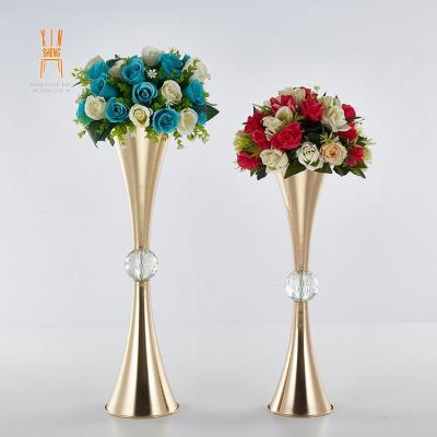 China Wedding Event Party Wedding Decoration Gold Metal Flower Vase Party Decoration for sale