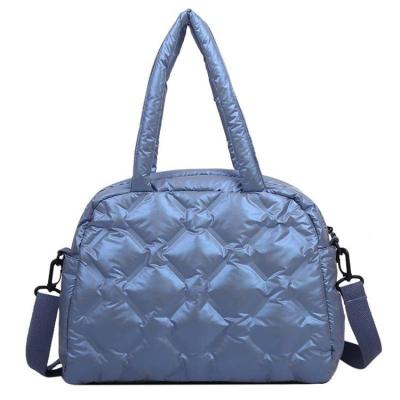 China 2021 Fashion New Arrival Garment Fabric Padded Soft Lightweight Handbag Winter Polyester Handbag for sale