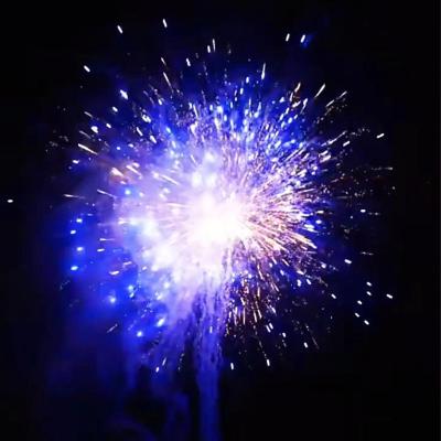 China 100 tiros de venta caliente fuegos artificiales pastel fábrica china mayorista pirotecnia pastel azul fuegos artificiales petardos 2025 en venta