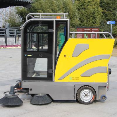 China Industrial Passenger Ride-on Municipal Sweeper Warehouse Sanitation Cleaning Machine for sale