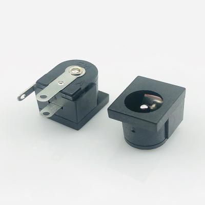 China Pbt Pin DC005-2.5 Plastic Pin DC005-2.0 Environmental Protection Heat Resistant Plug-in Power Socket for sale